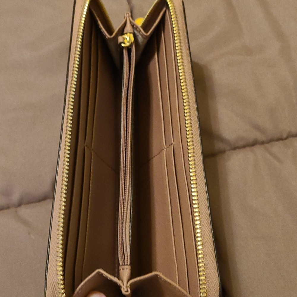 Wallet - Picture 2 of 2